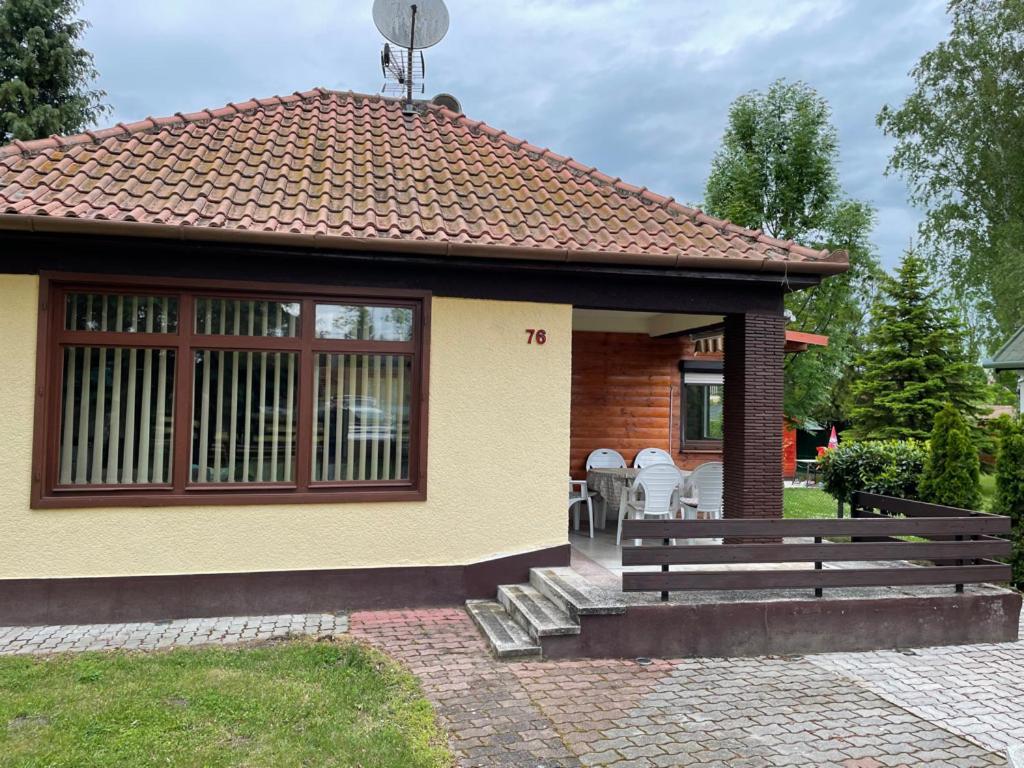 Ágnes Nyaralóház Balatonmariafurdo Exterior foto