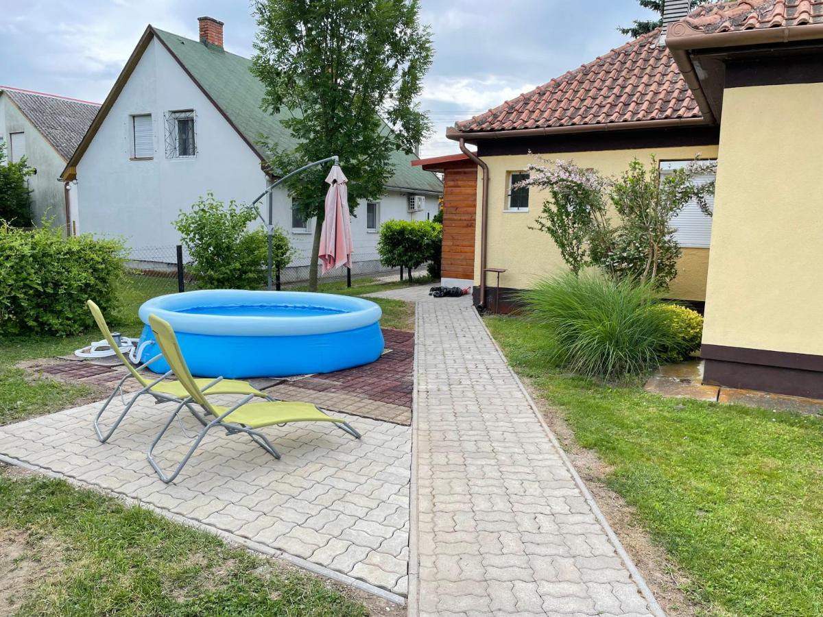 Ágnes Nyaralóház Balatonmariafurdo Exterior foto